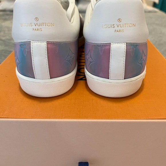 Louis Vuitton Luxembourg Low Top Sneakers only worn once. LV size 9.5  US10.5/11 - Picture 9 of 11